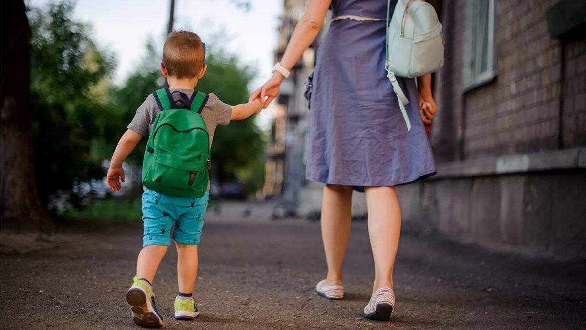 Как увести ребёнка с детской площадки без слёз и истерик