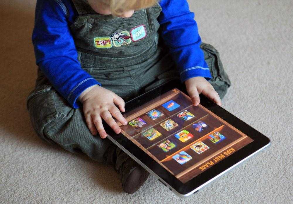 Дети и гаджеты: плюсы и минусы. как отучить ребенка от планшета?