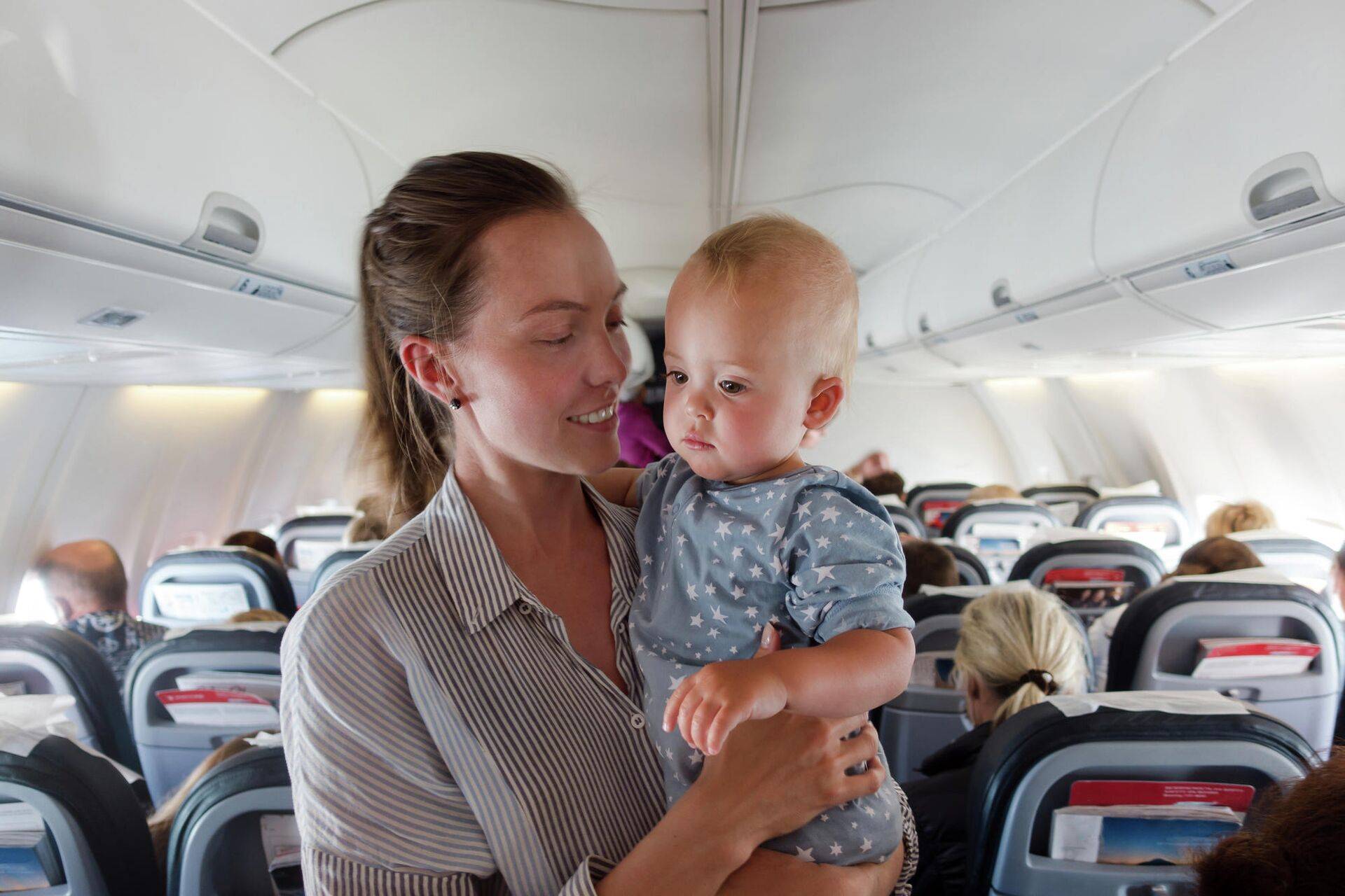 Ребенок боится лететь на самолете. что делать?