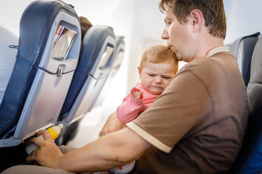 Что делать, если ребёнок боится летать на самолёте