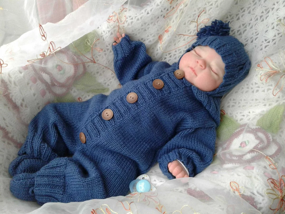 Какую выбрать одежду для новорожденного мальчика, все нюансы