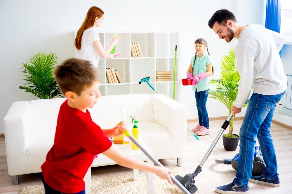 Что должен делать ребенок по дому: список домашних дел