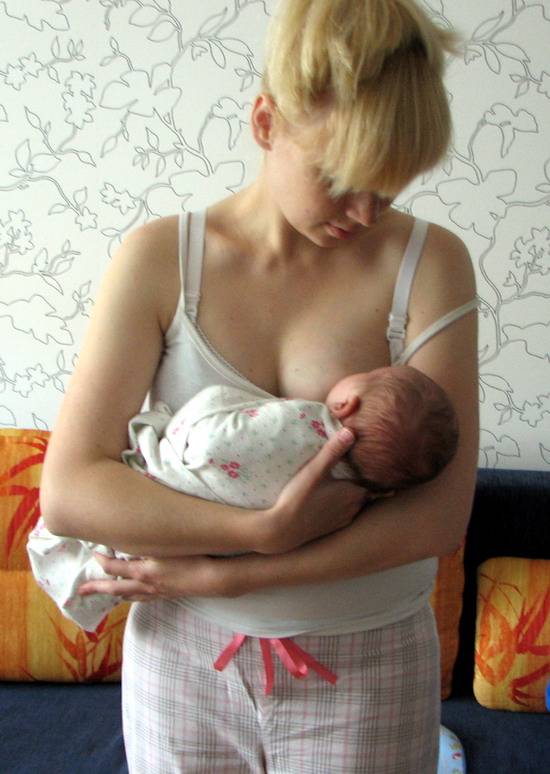 Можно ли кормить грудью на улице