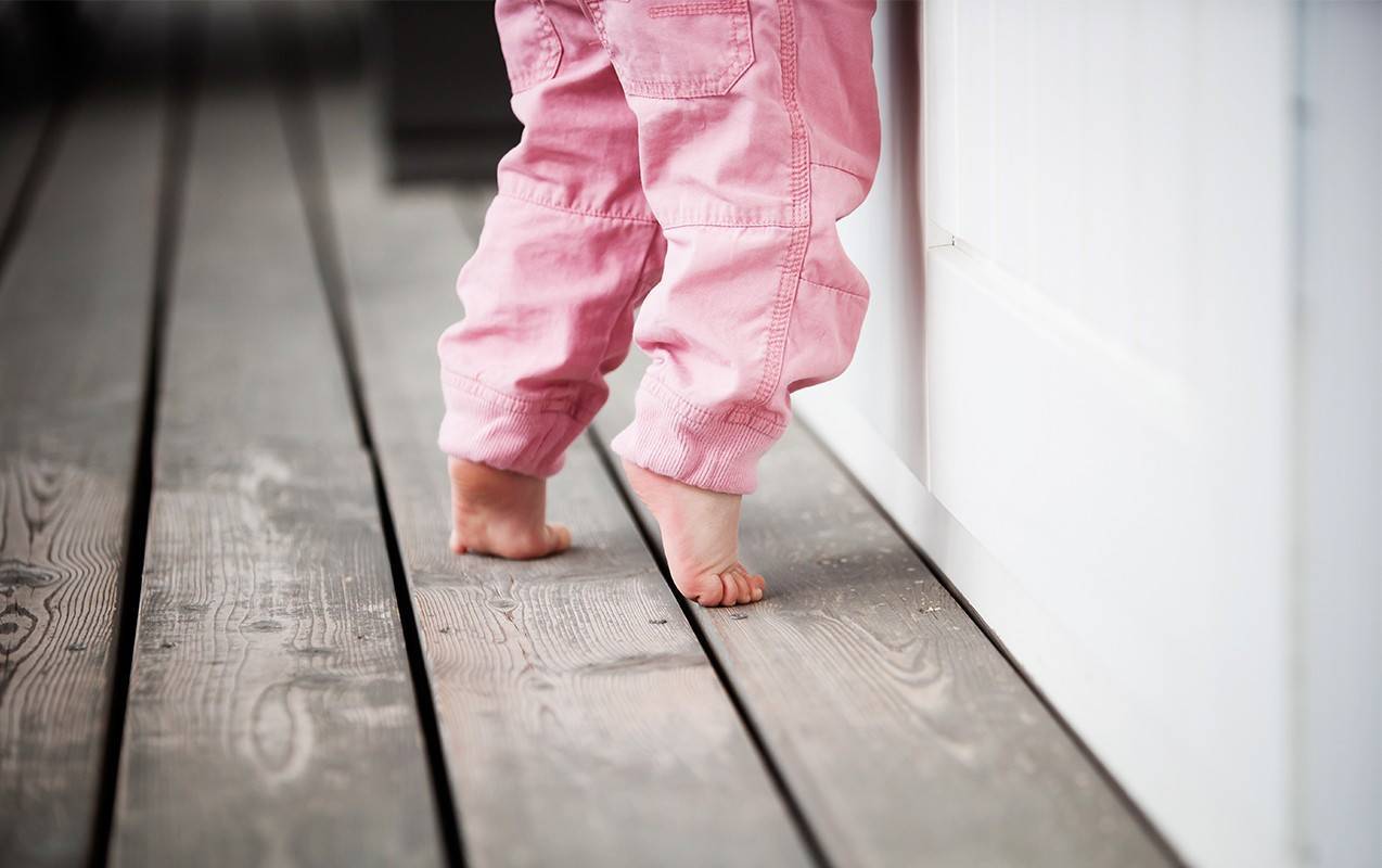 Причины по которым ребенок ходит на носочках (комаровский)