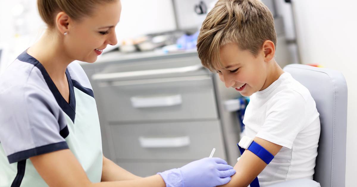 Ребенок боится сдавать кровь из пальца: 7 советов для того, чтобы настроить его на процедуру
