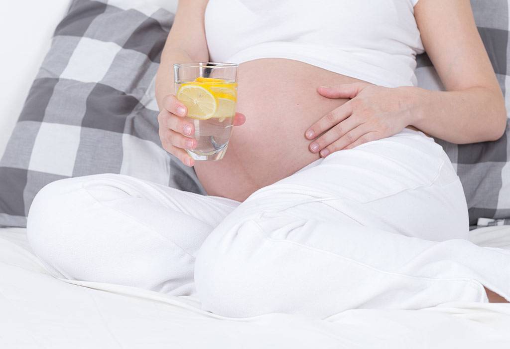 Кто пил беременной. Напитки для беременных. Лимон беременность.