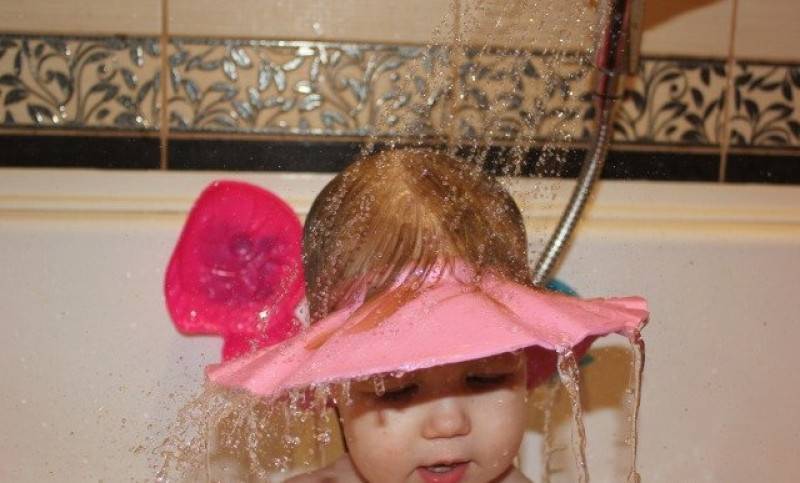 Ребенок боится мыть голову: советы психолога, как помыть голову без слез, что делать, если ребенок не хочет и не дает мыть голову