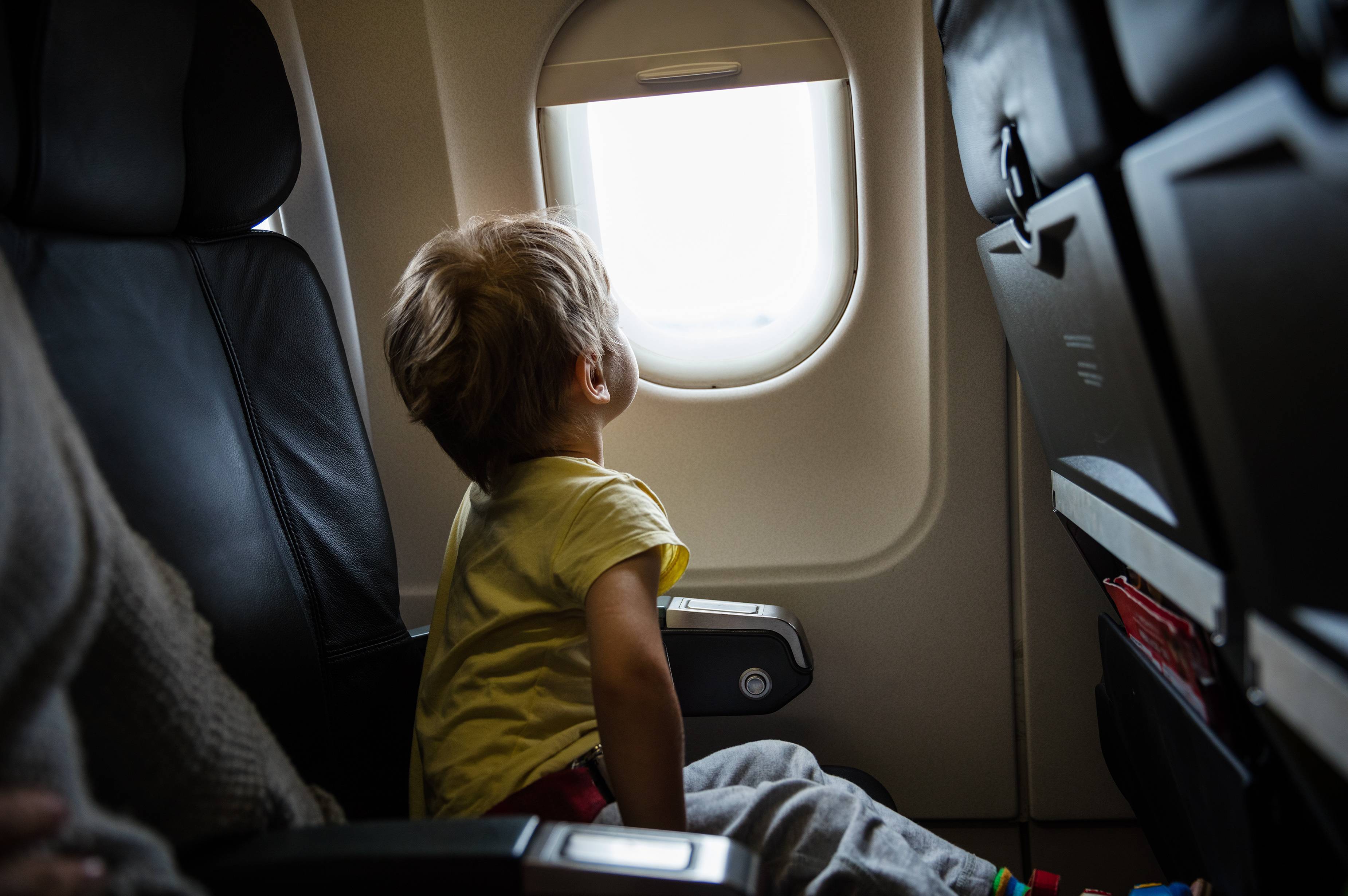 Ребенок боится самолета - что делать — выискали
