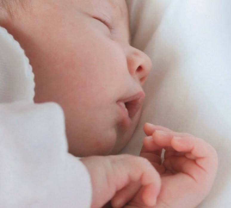 Почему трясется подбородок у новорожденного ребенка при плаче