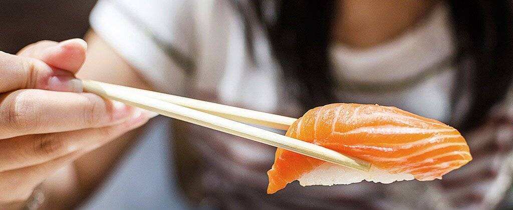 Можно ли беременным есть суши и роллы?