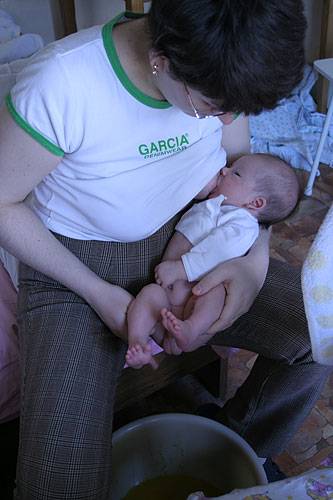 Высаживание ребенка: что это такое, плюсы и минусы, правила высаживания, фото и видео