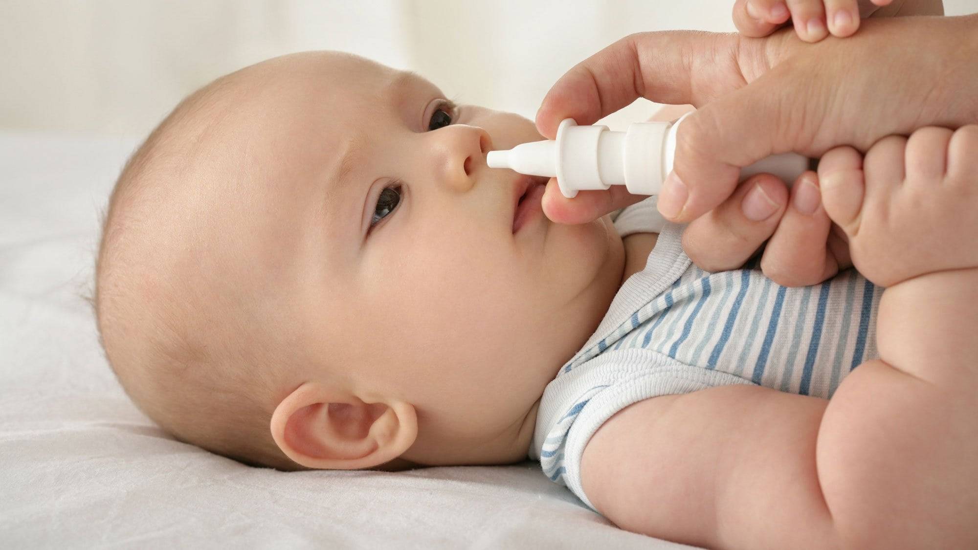Заложенность носа у ребенка 5 лет. Капли в нос новорожденному. Капли в нос для детей. Для насморка для детей новорожденных.