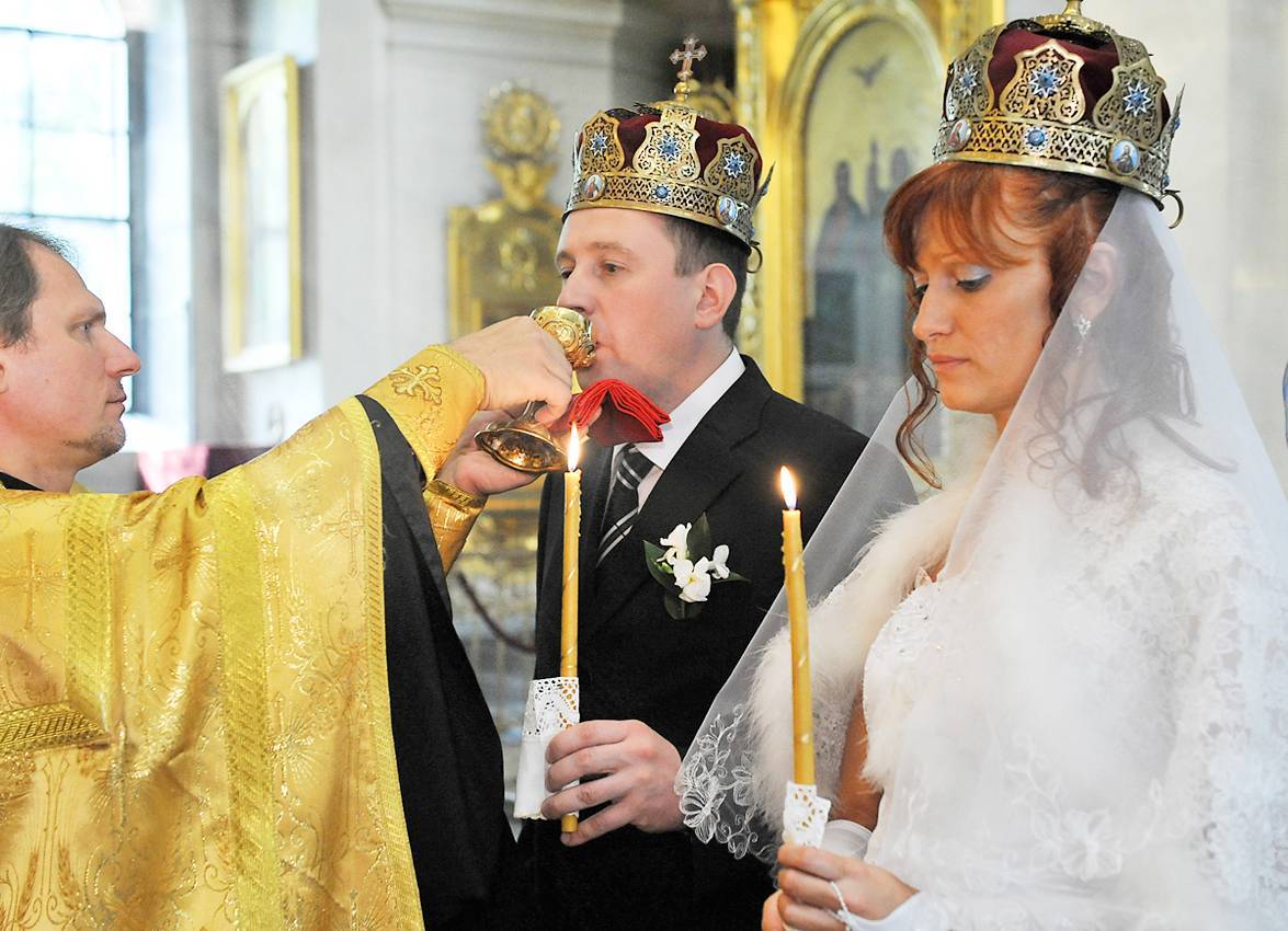 Венчание. Обряд венчания. Венчание в церкви. Венчание в христианской церкви.