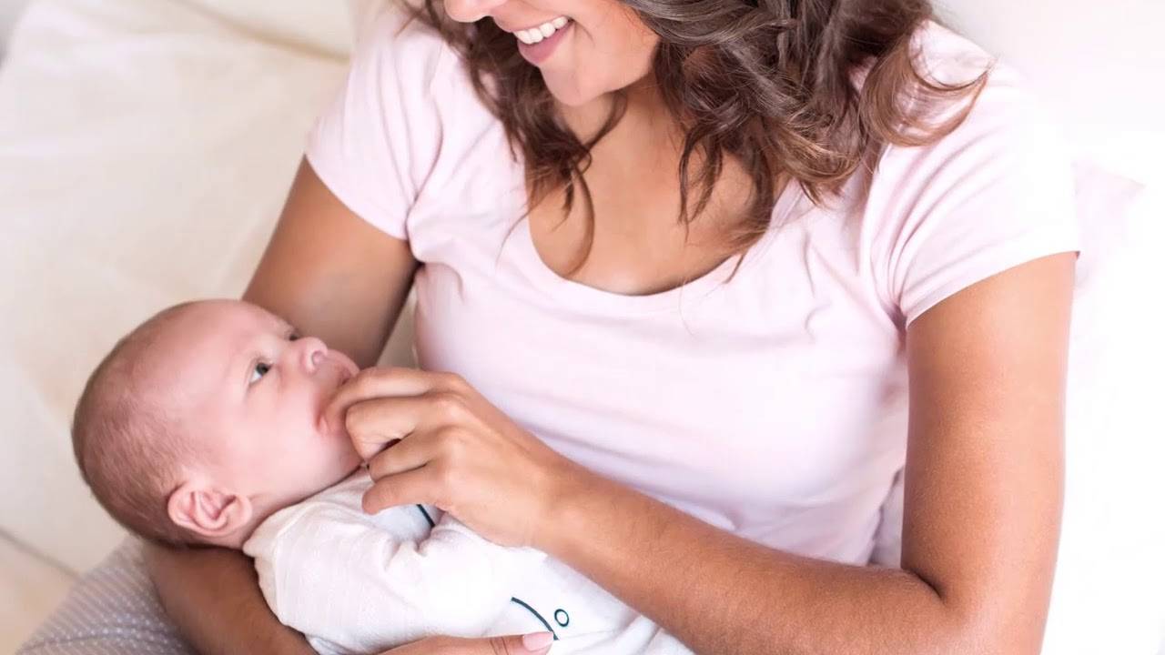 Гнездование при грудном вскармливании | уроки для мам