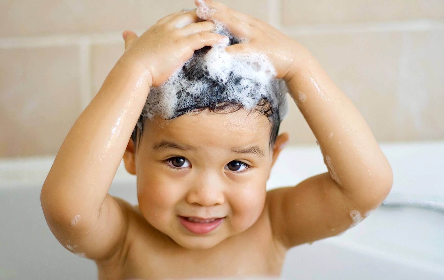 Ребенок отказывается мыть голову совет психолога. ребенок боится мыть голову? советы родителям. что делать, если ребенок боится мыть голову