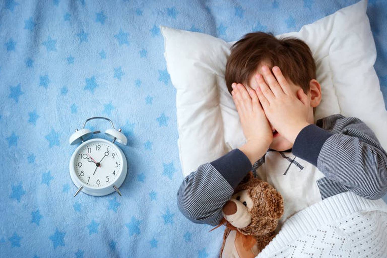 Когда ребенок перестает спать днем: рекомендации родителям