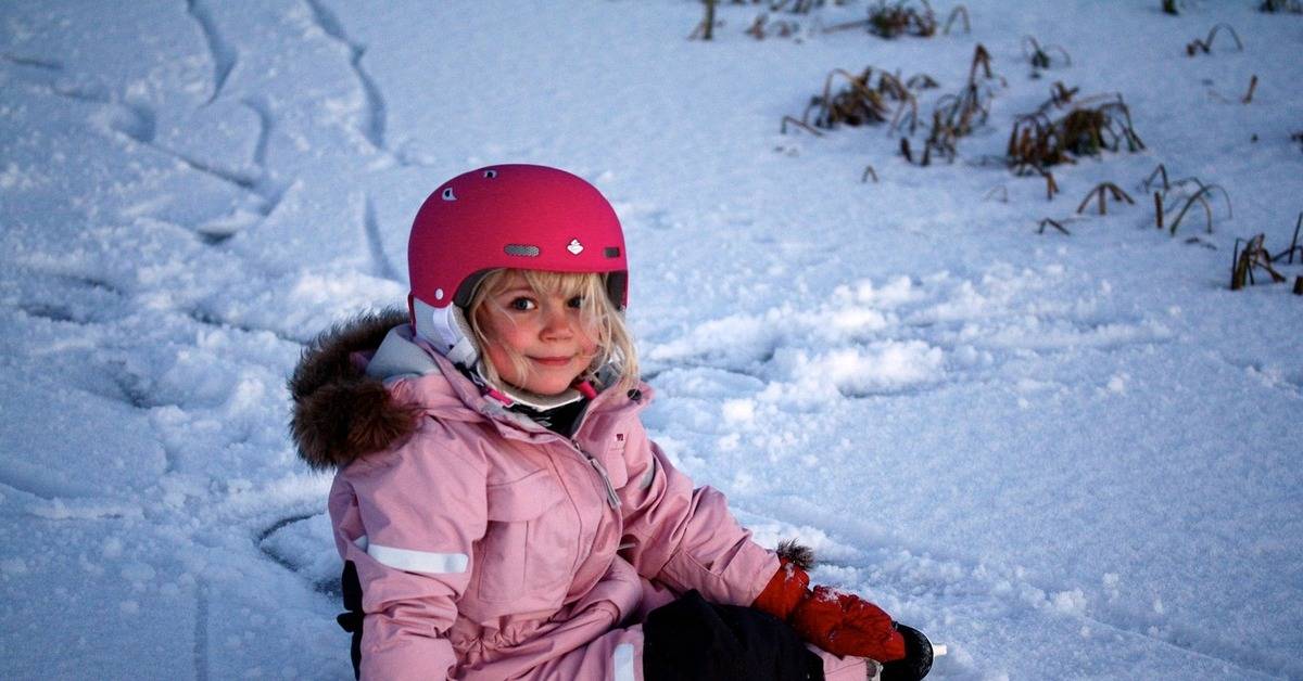 Как выбрать зимний комбинезон ребенку