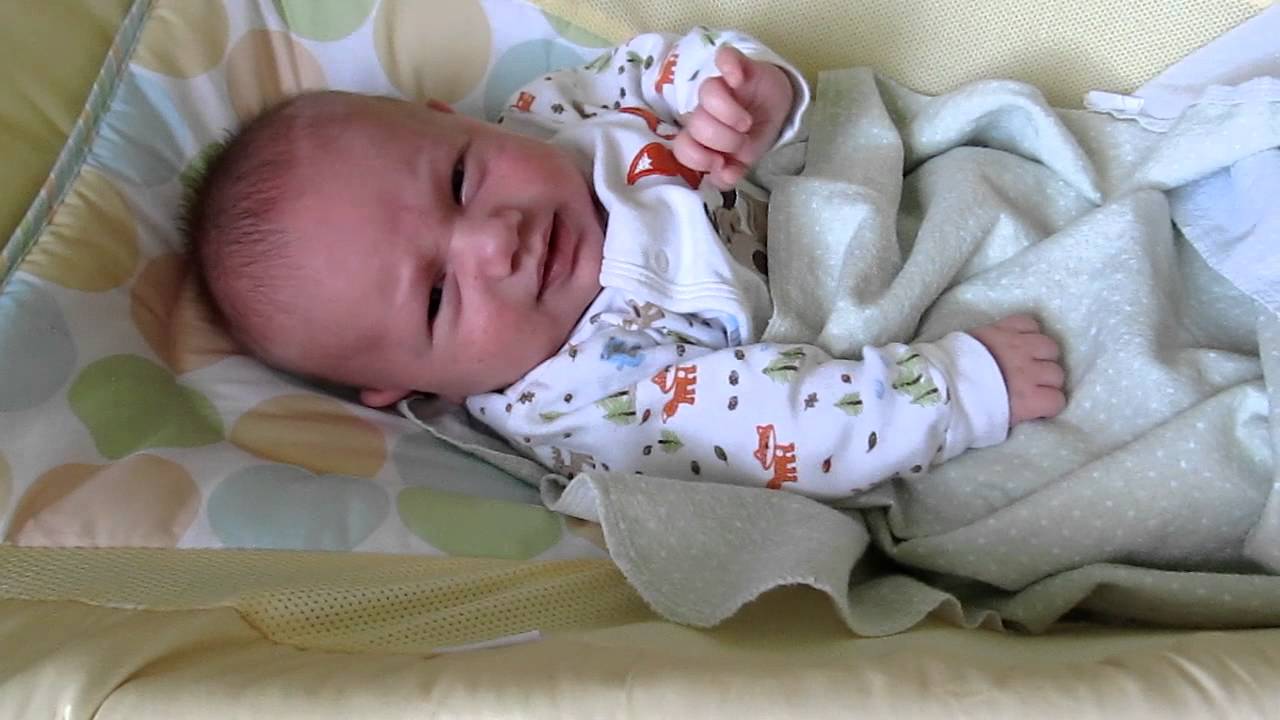 👶ответ эксперта: почему новорожденный кряхтит во сне 👪