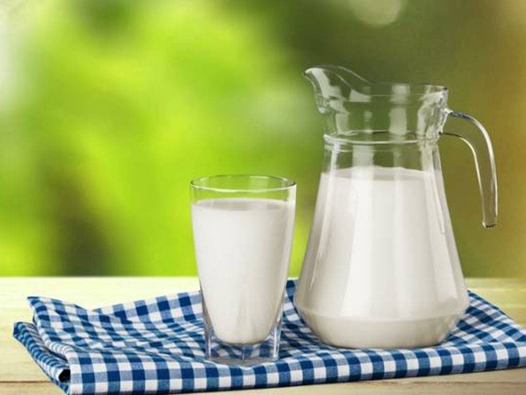 Почему грудное молоко стало прозрачным как вода: причины и рекомендации