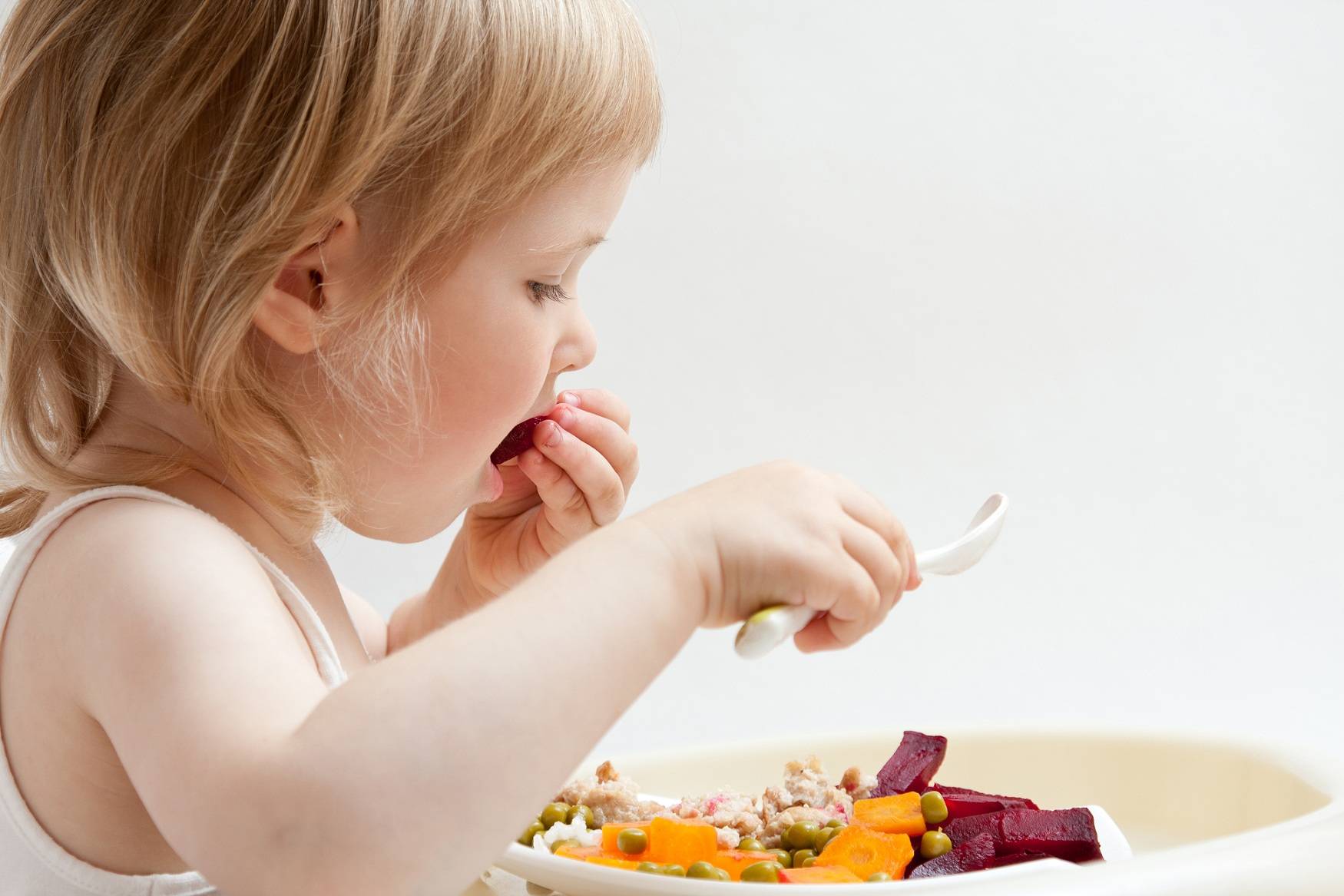Как помочь ребенку, который плохо ест: советы психолога
