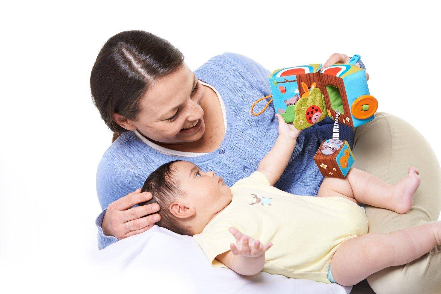Развивающие игрушки для детей до 1 года: игрушки для новорожденных малышей по месяцам