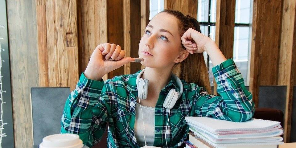 Как няня должна знакомиться с ребенком: подготовка к встрече и первые шаги