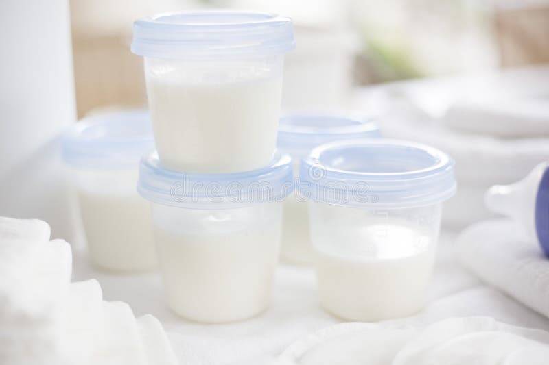 Голубое молоко: пустое, жидкое и вредное для ребенка?