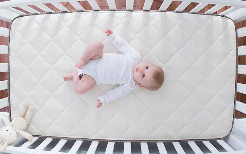 Матрас для новорожденного - обзор лучших моделей для кроваток с фото