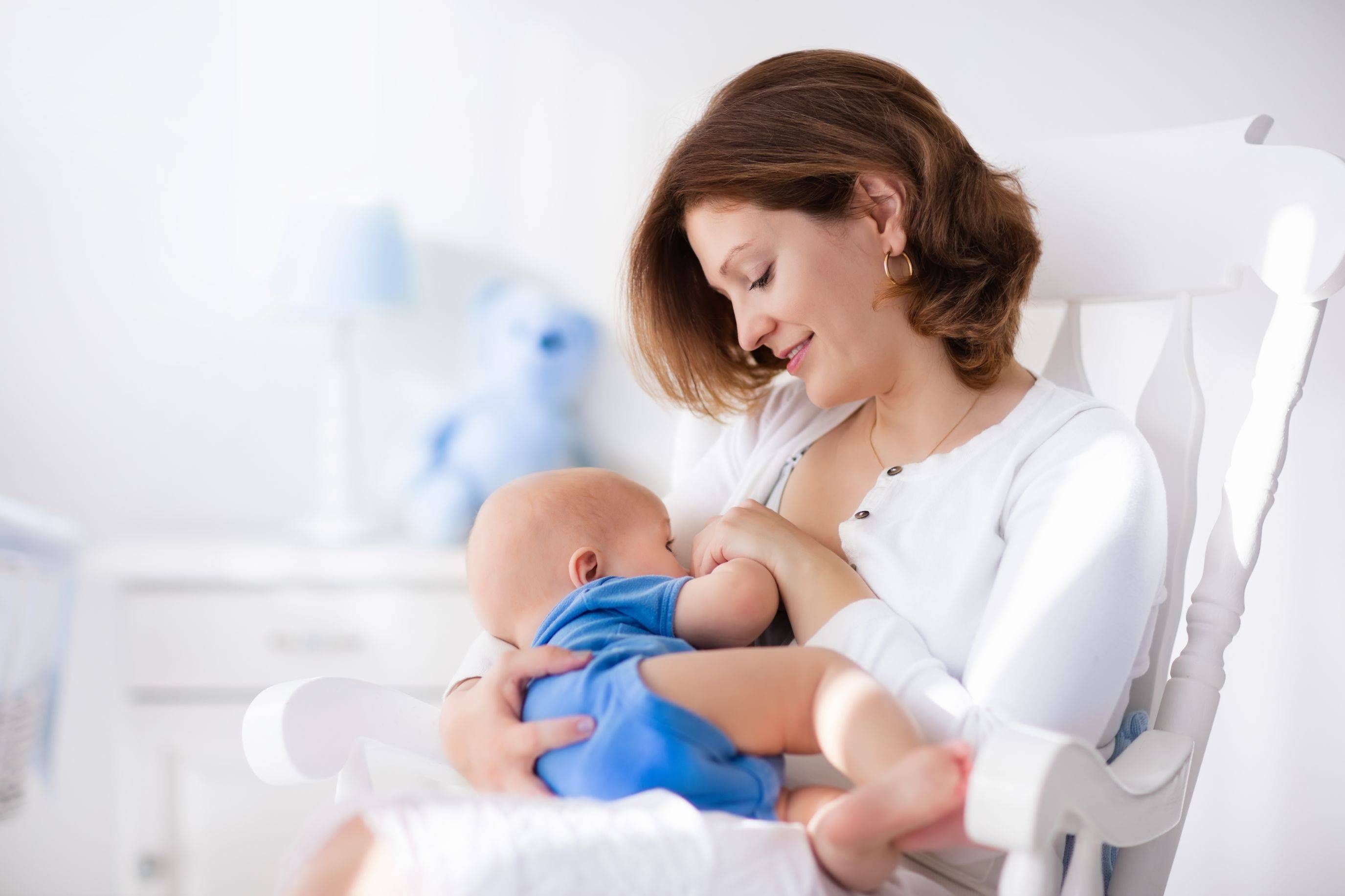 Можно ли кормить ребенка грудью при коронавирусе у матери