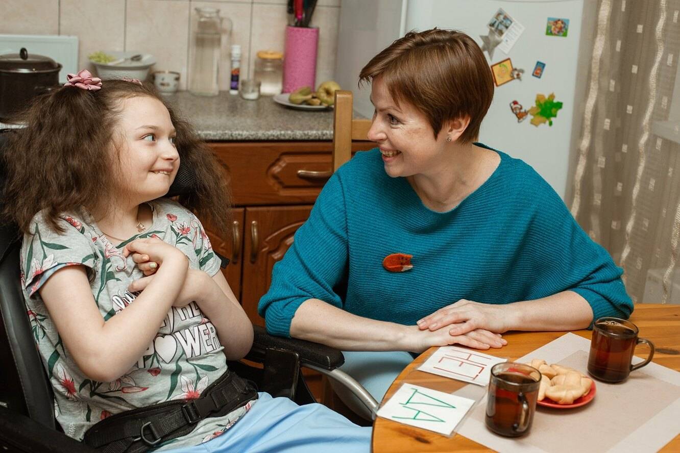 Выросла с мамой, которая всю жизнь болела шизофренией: «меня ставили на гречку перед иконами»