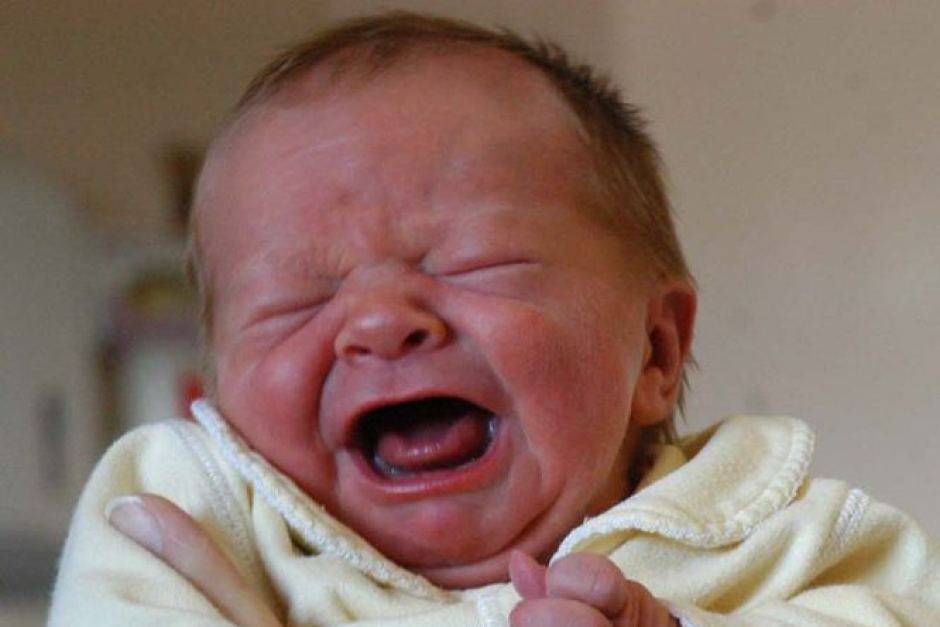 Почему детский плач так изводит родителей, и что с этим делать?