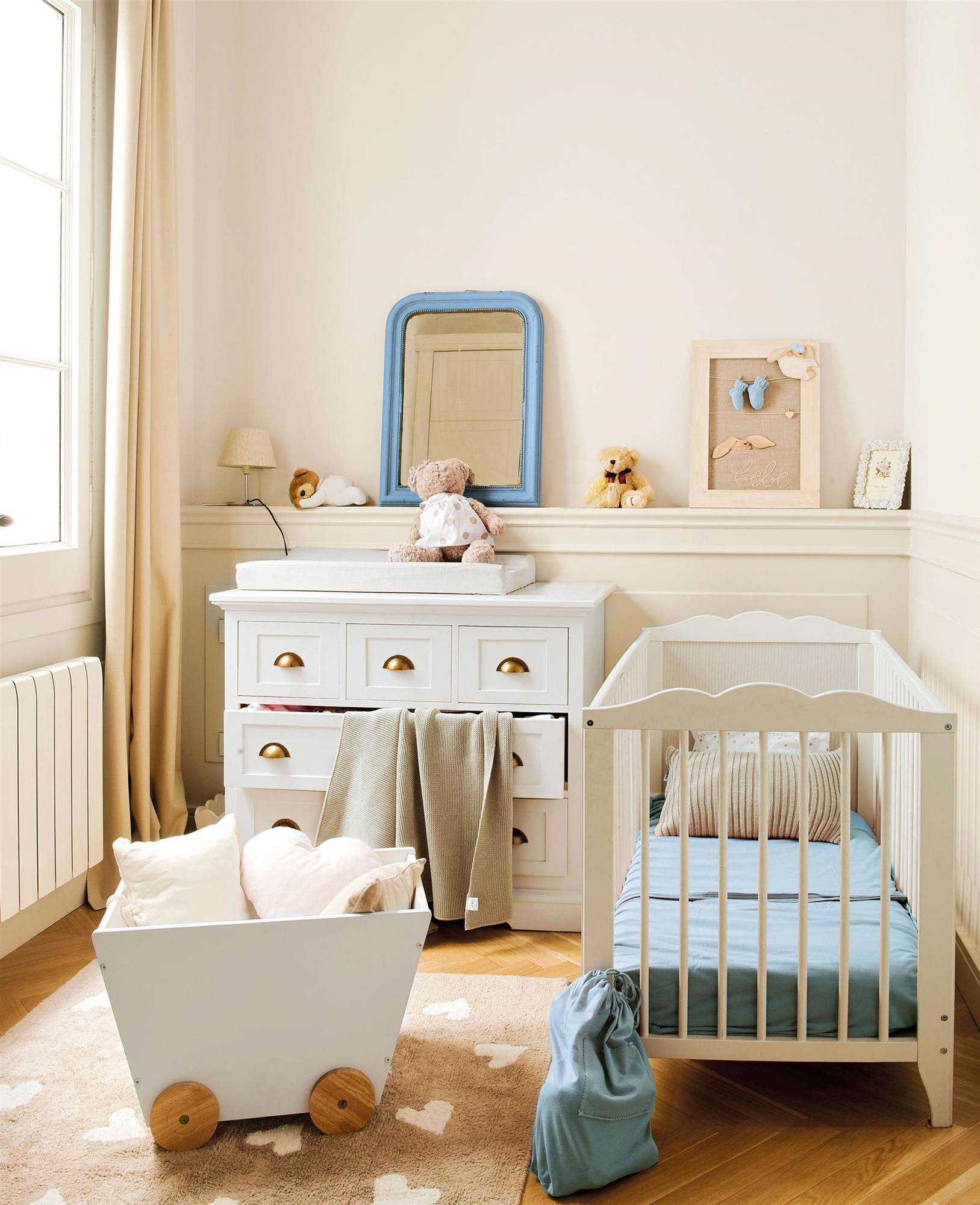 Baby bedroom. Комната для новорожденного мальчика. Детская комната для младенца. Детские комнаты для новорожденных. Интерьер детской для новорожденного.