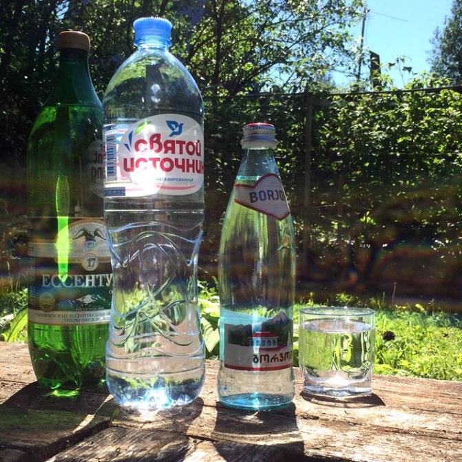 Какую воду лучше пить во время беременности и в каких количествах?