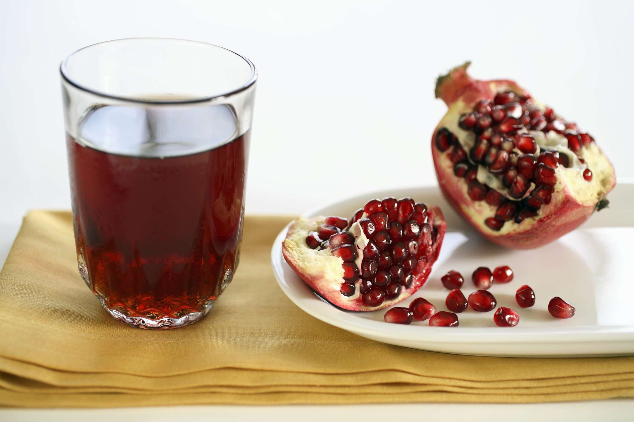 Можно ли кормящей маме гранат и гранатовый сок?
