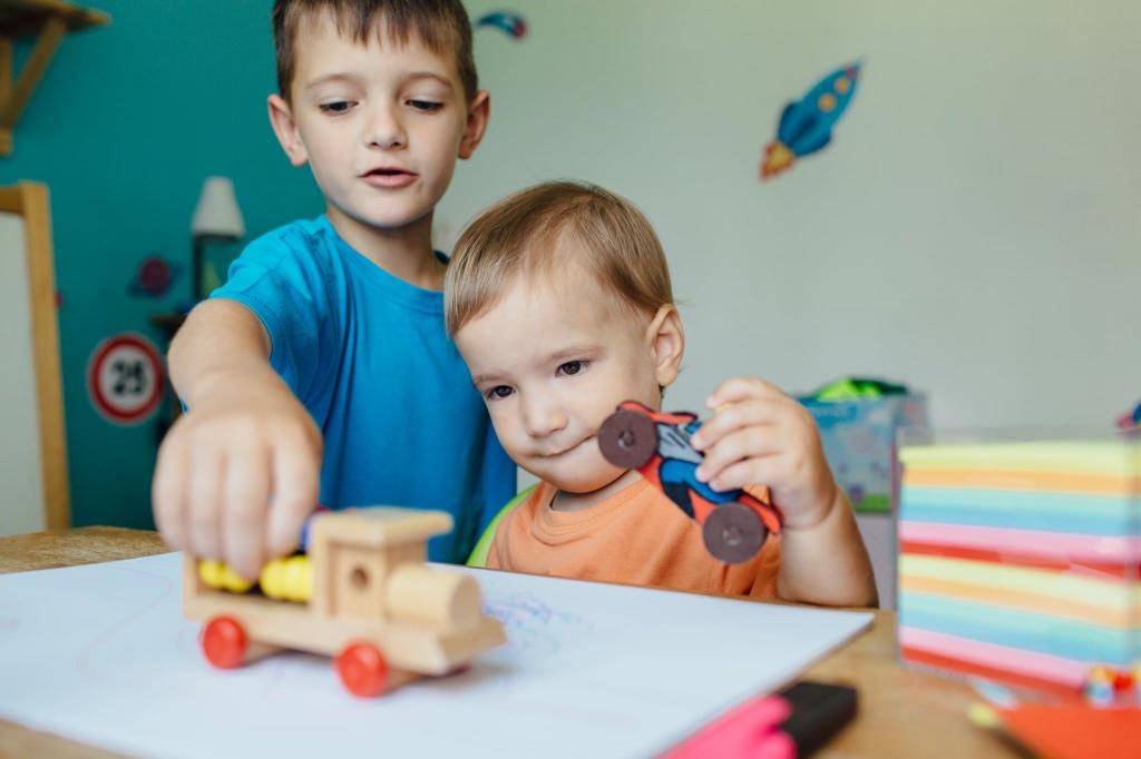 В какие игры можно поиграть с детьми 2 — 3 лет дома? режиссерские, сюжетно-ролевые, настольные, дидактические и подвижные игры для детей 2 и 3 лет