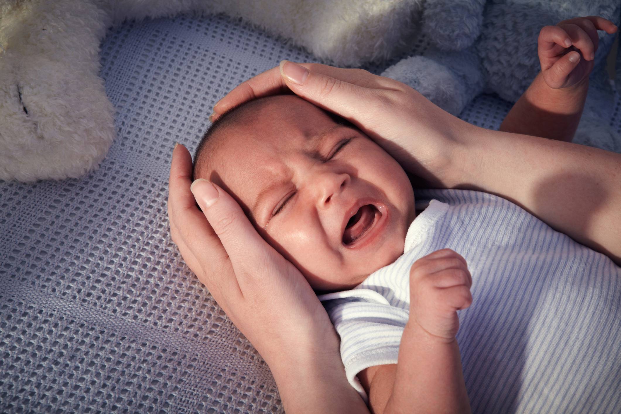 Ребенок хочет спать, но не может уснуть | уроки для мам
