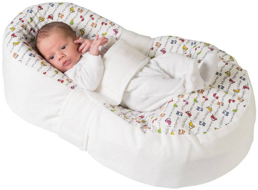 Где лучше спать малышу: новые девайсы — конверты, слипы, позиционеры, коконы