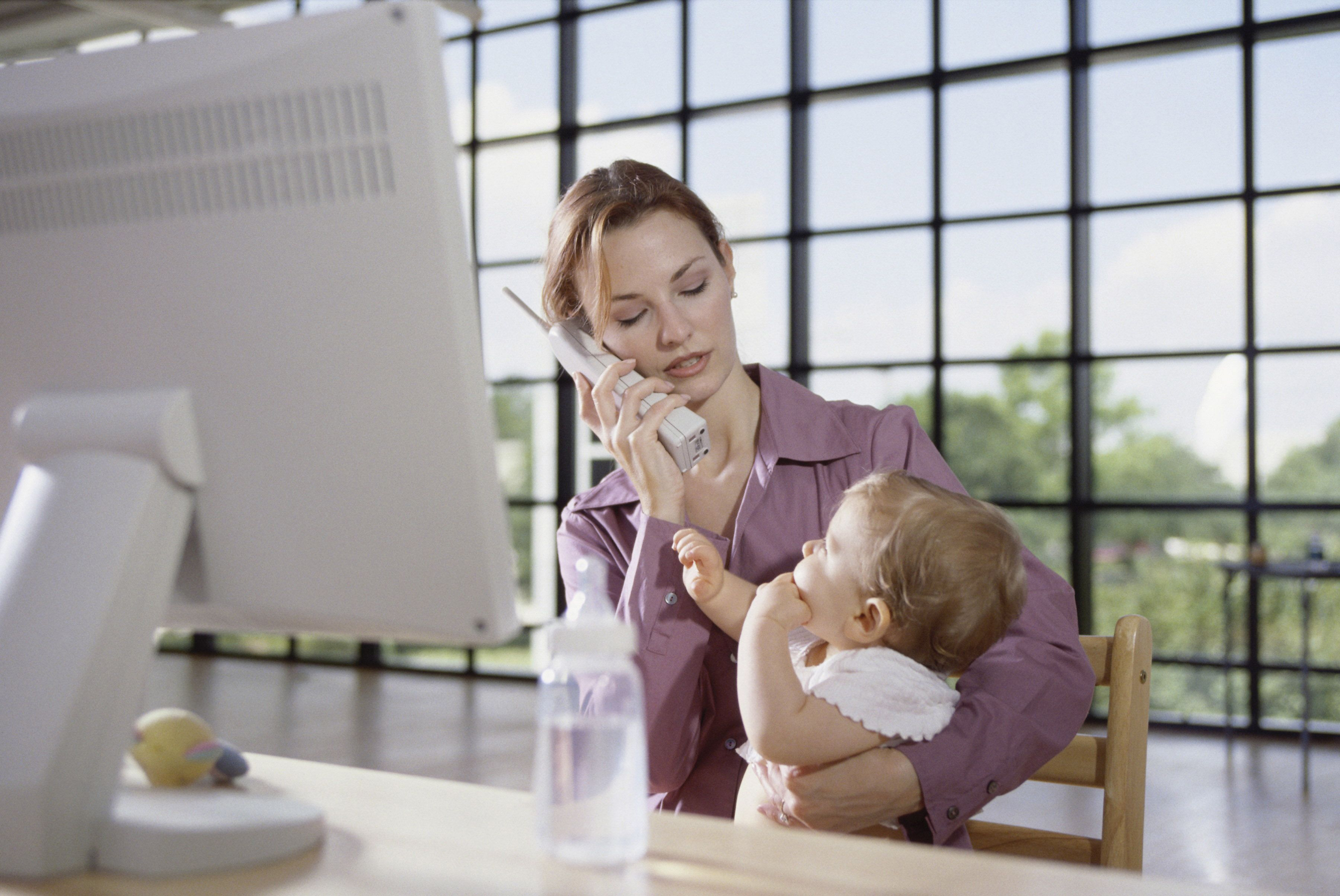 Как заработать мамам в декретном отпуске – 15 вариантов подработки дома