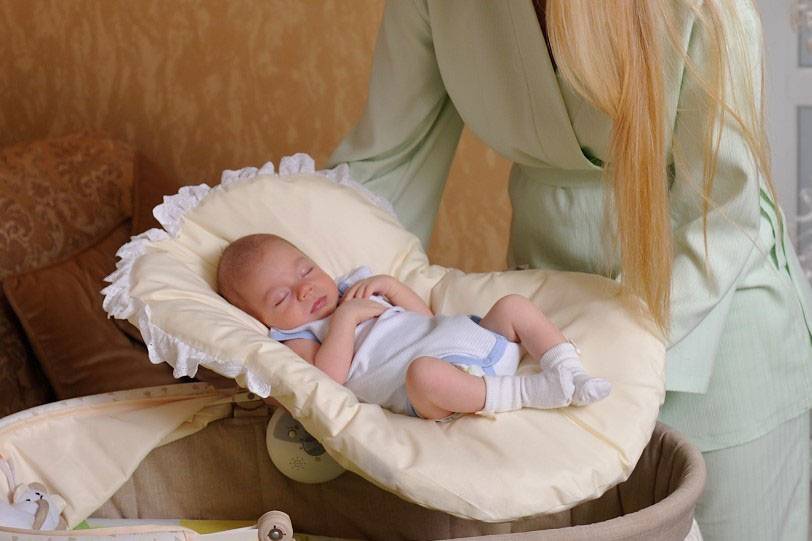 Шесть верных способов уложить малыша спать, не укачивая
