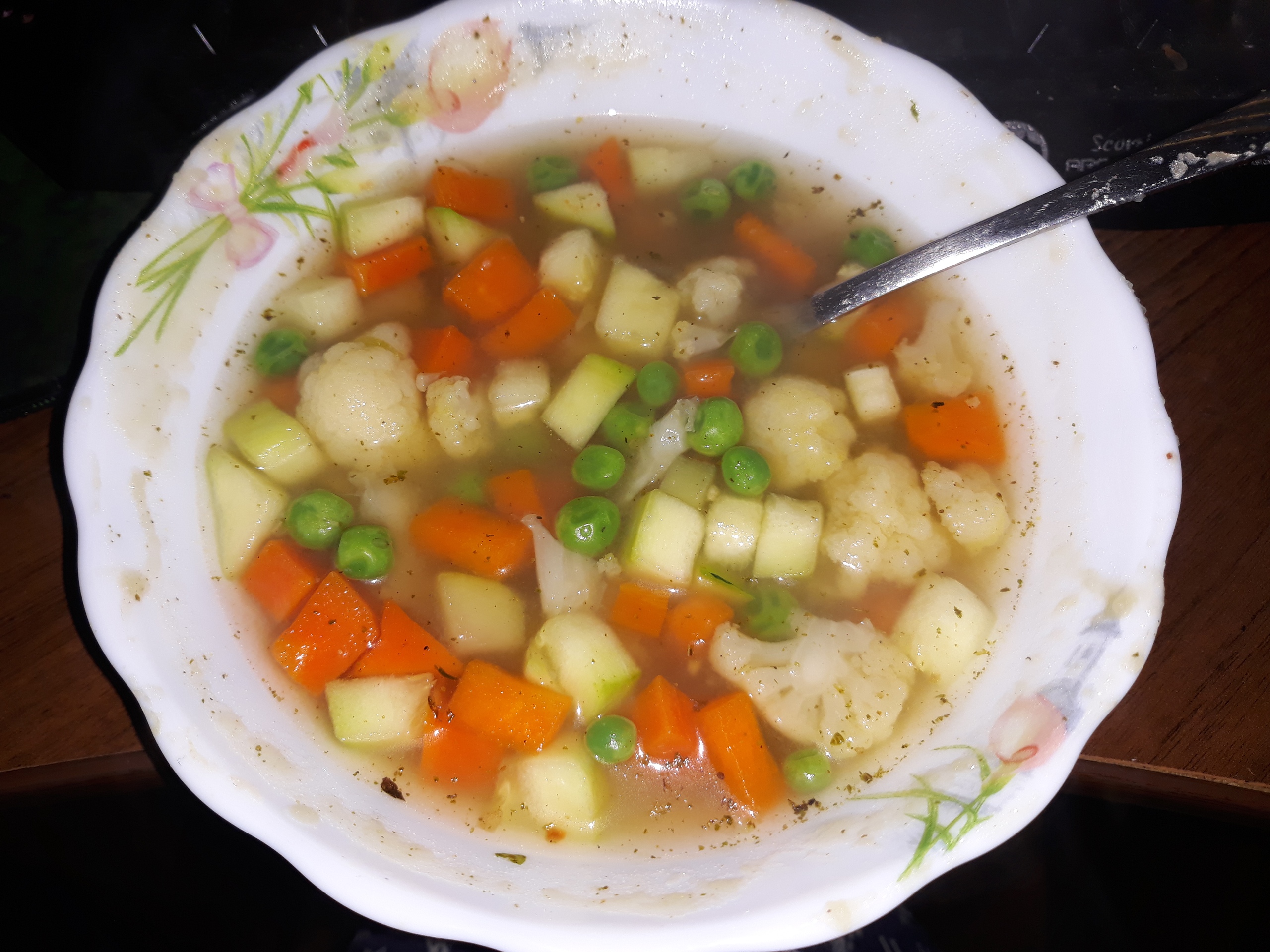 Суп для ребенка 5. Овощной суп для ребенка. Овощной легкий супчик для детей. Детские овощные супы. Овощной суп с горошком.