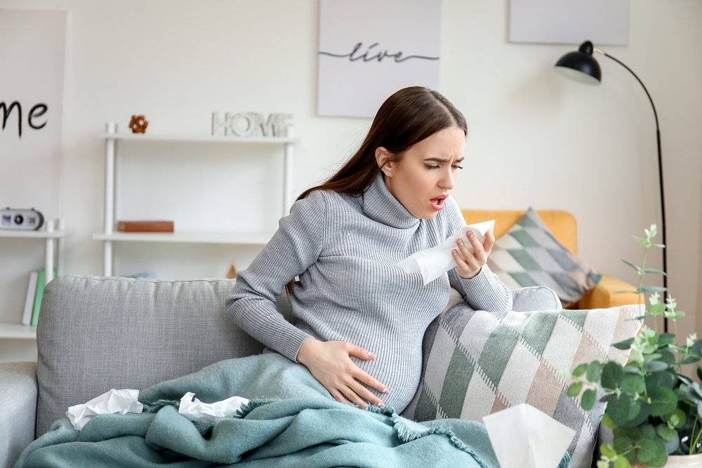 Последствия простуды при беременности, чем опасна и как влияет