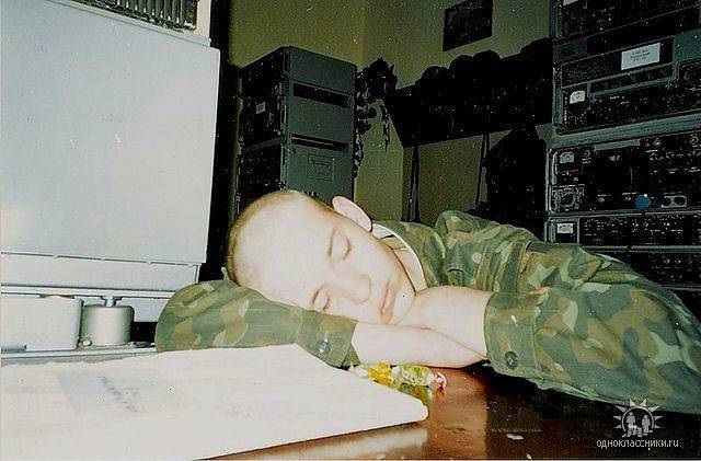 «ребенок бегает к нам ночью». как помочь детям засыпать в своей кровати | правмир